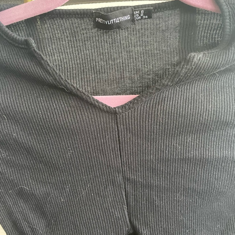 PrettyLittleThing black long sleeve - Picture 2 of 3
